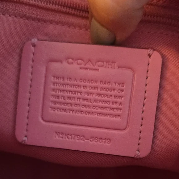 Coach Chelsea Pink Leather Shoulder Bag, 2017 Includes Dust Bag! 💖 - Picture 4 of 17